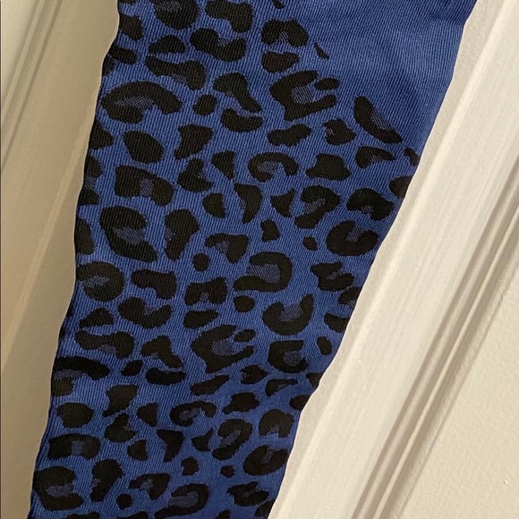 Fabletics High-Waisted Seamless Leggings - Picture 3 of 4